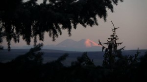 Вид с балкона на Эльбрус