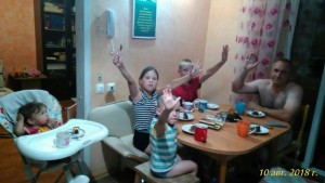 Помогите пожалуйста СПАСТИ мою СЕМЬЮ  - vepWnkJ9CV4.jpg